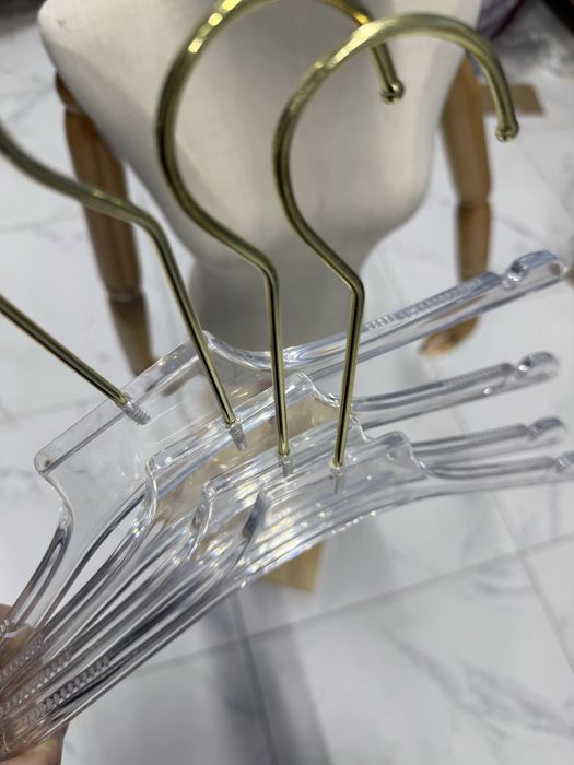 Вешалки для одежды