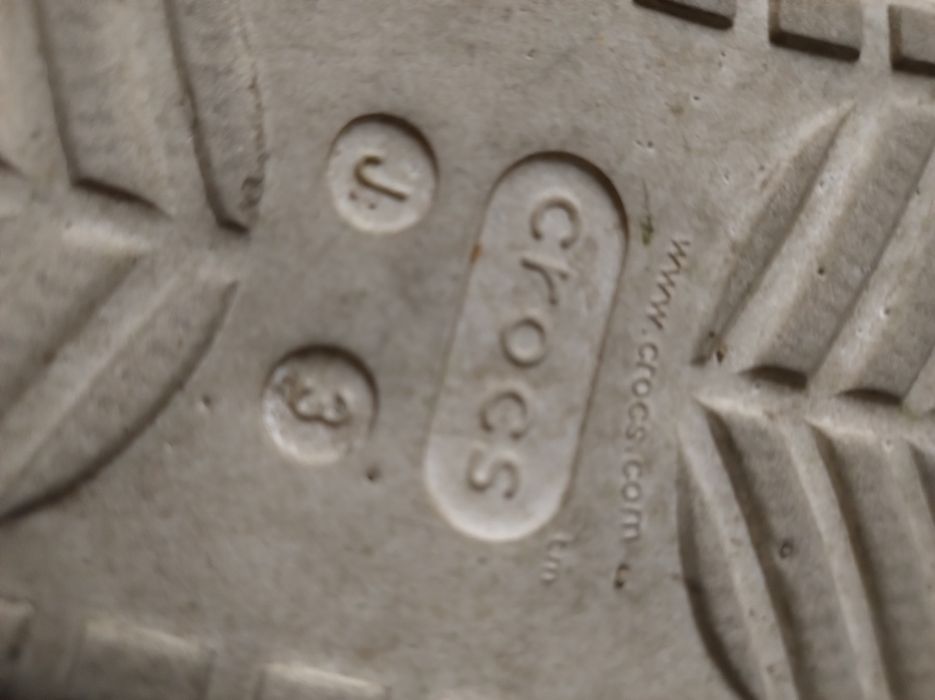 Crocs fete cu pietre aplicate