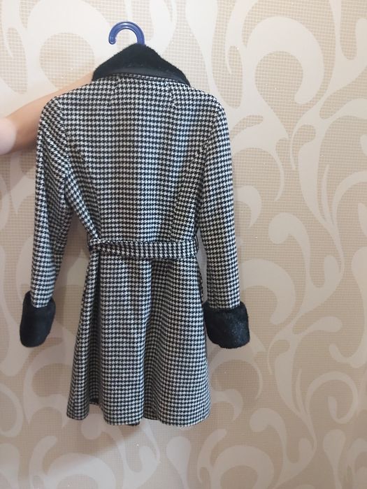 Продам польто на девочку