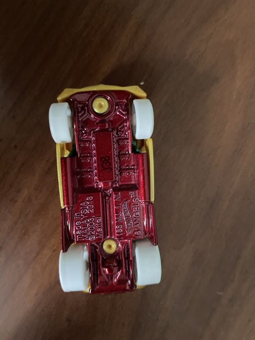 Машинка Hot wheels