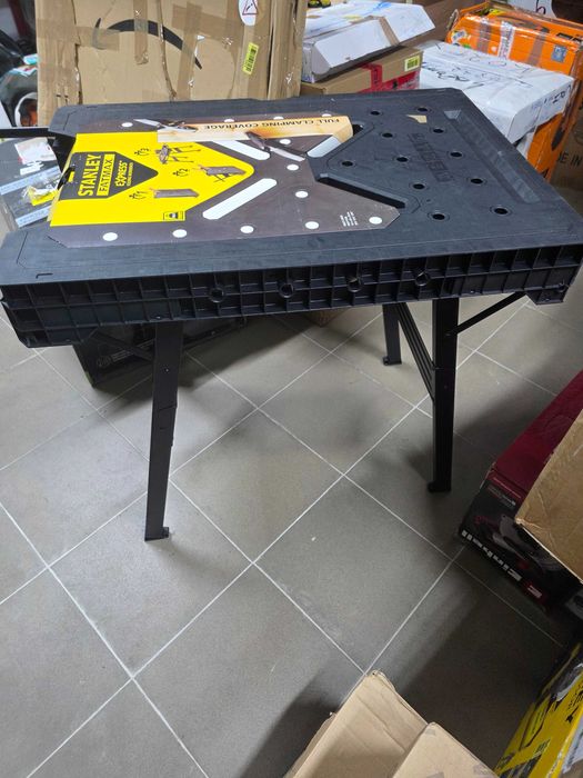 Banc de lucru pliabil STANLEY FATMAX Express - Suprafață de lucru portabilă cu capacitate de încărcare de 450 kg, compatibilă cu cleme greutate 10 kg