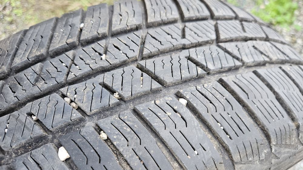 2бр гуми 195 65 15 дот 20 барум barum