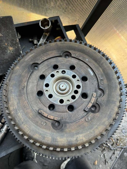 Съединител с демпферен маховик за Mercedes 270cdi 612 мотор