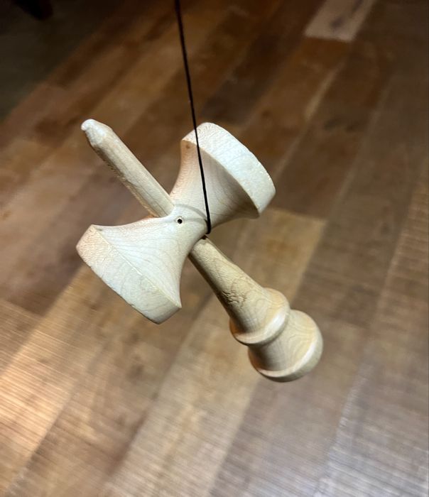 Vand KEN KROM SLAYDAWG 4 stare noua  ( kendama