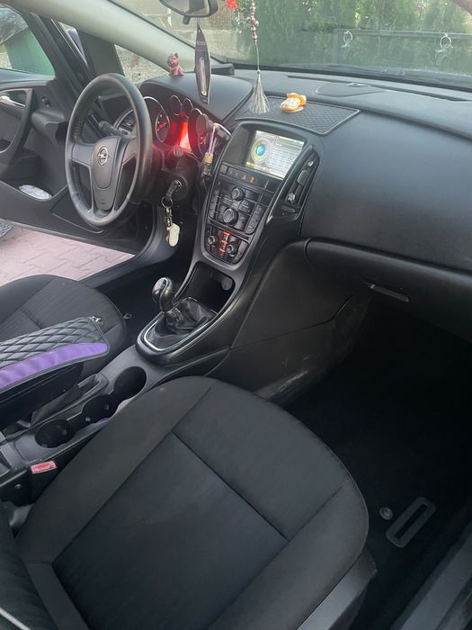 Opel Astra J 2012