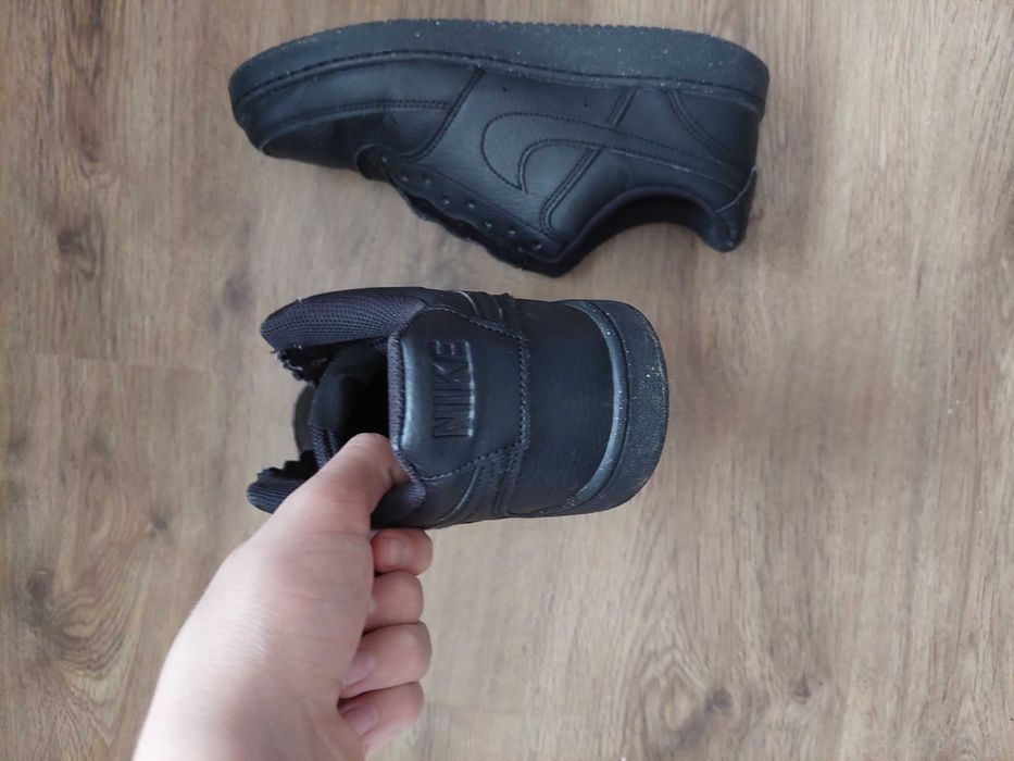 Adidași nike court vizion