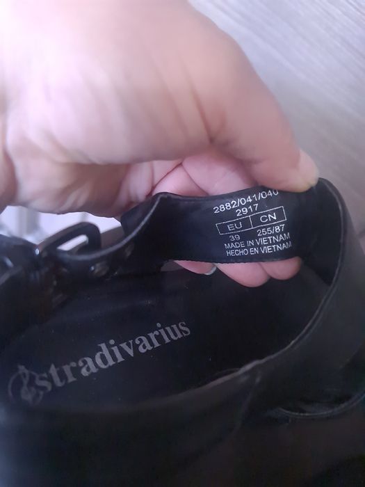 Продам босоножки