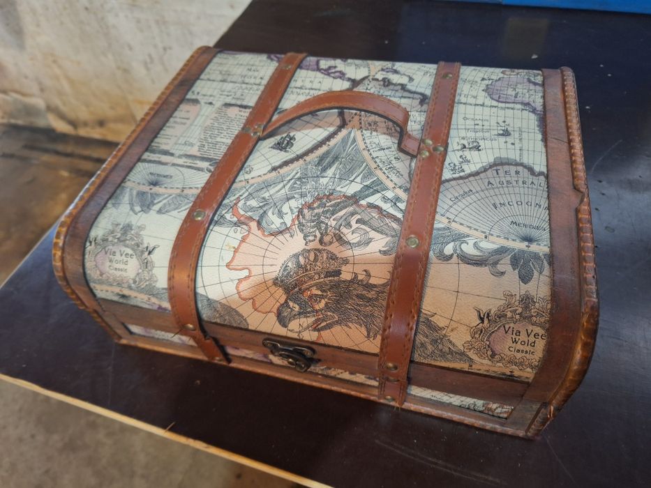 Луксозна дървена  кутия за вино