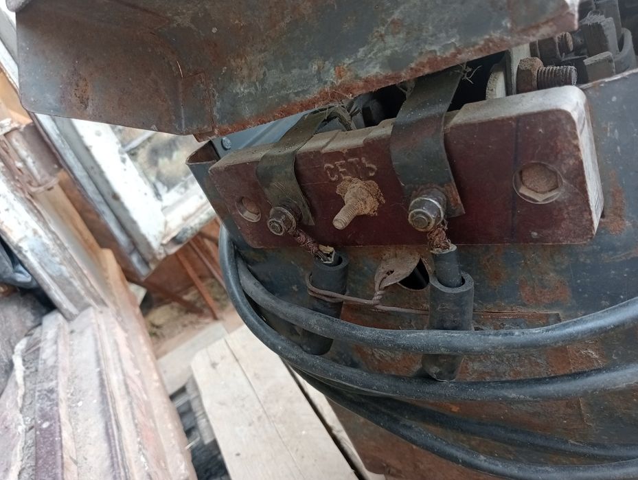 Продам сварочный аппарат советского образца.