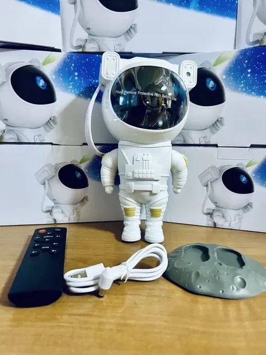 Ночник проектор космонавт звездное небо детский