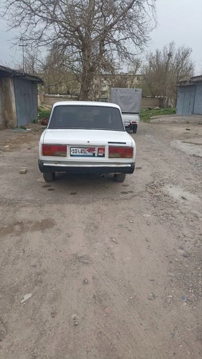 Ҳолати яҳши иши йук 2000 йил гази йук 5 тали каробка