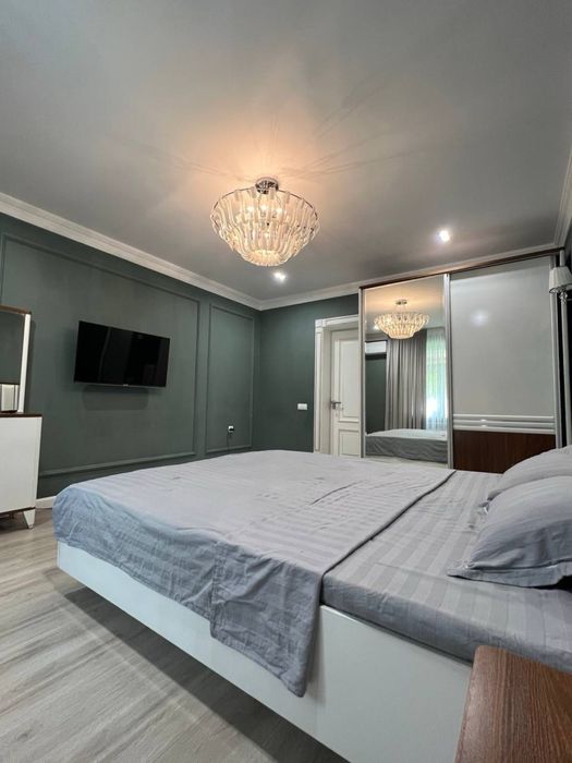 Цум метро космонавтов 3 х комнатная