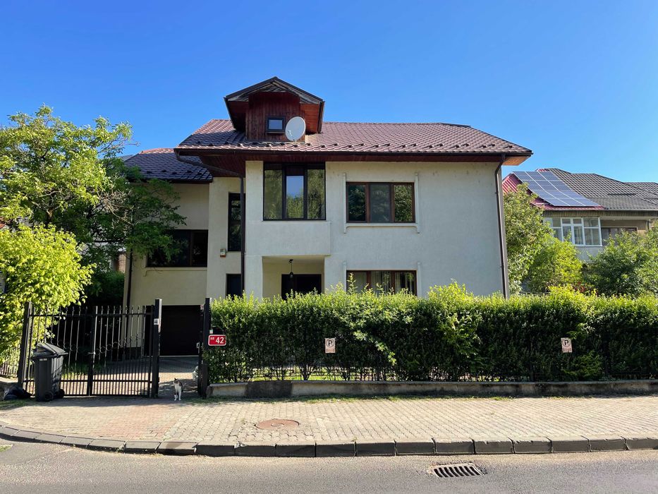 casa de vanzare Baia Mare , str Victor Babes nr 42 , zona Helcor