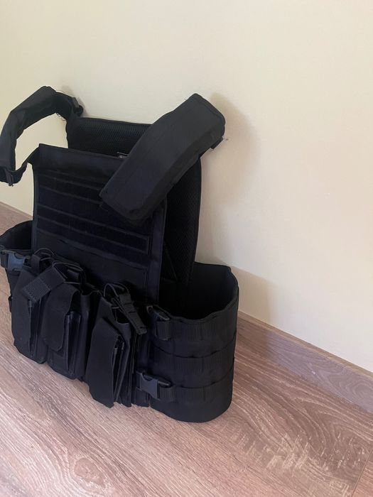 Продавам тактическа жилетка Kosrang