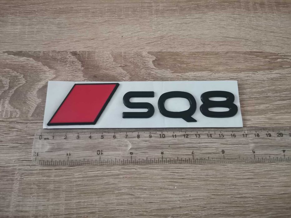 емблема Audi SQ8 нов стил черно с червено