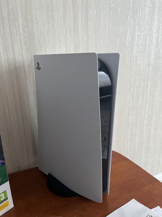 Playstation 5 в идеальном состоянии