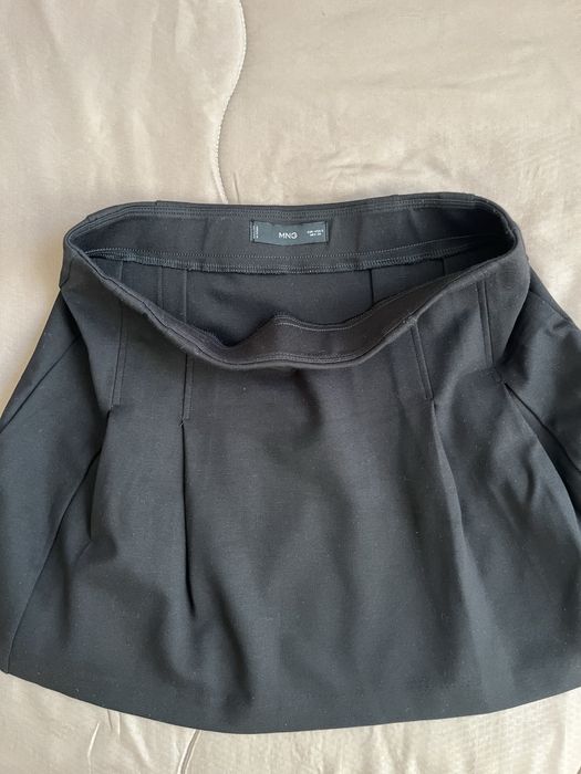 Къса черна пола MANGO