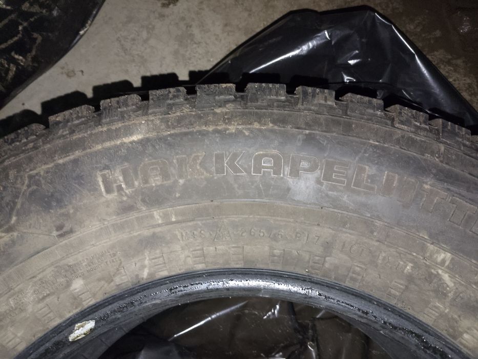 Продам зимние шипы шины