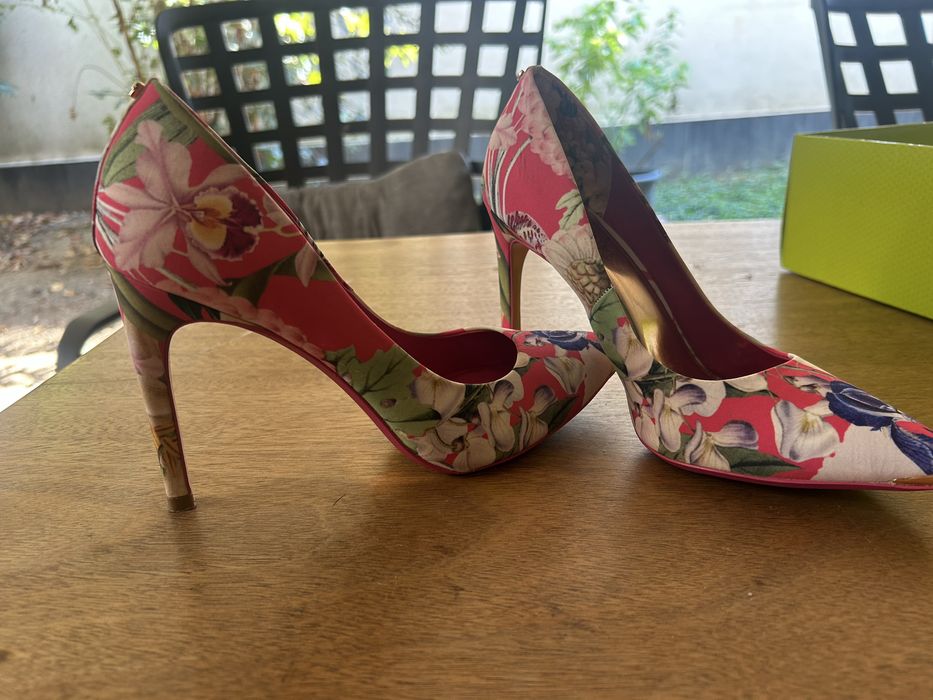 Обувки 37 номер Tad Baker