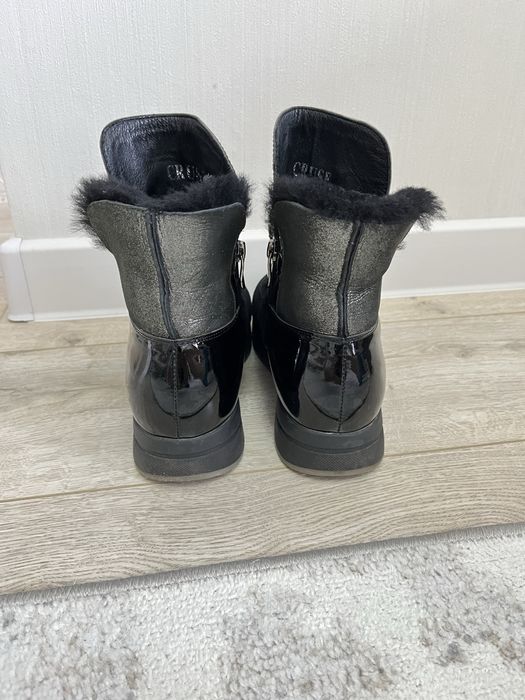 Прдам зимнюю обувь