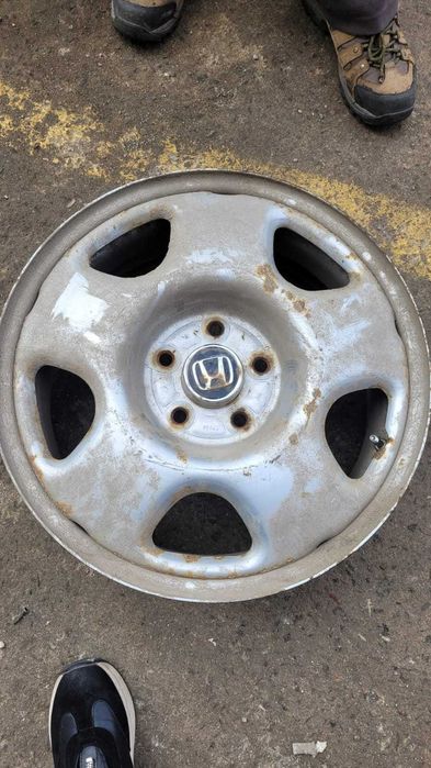 Продам диски для колес автомобиля