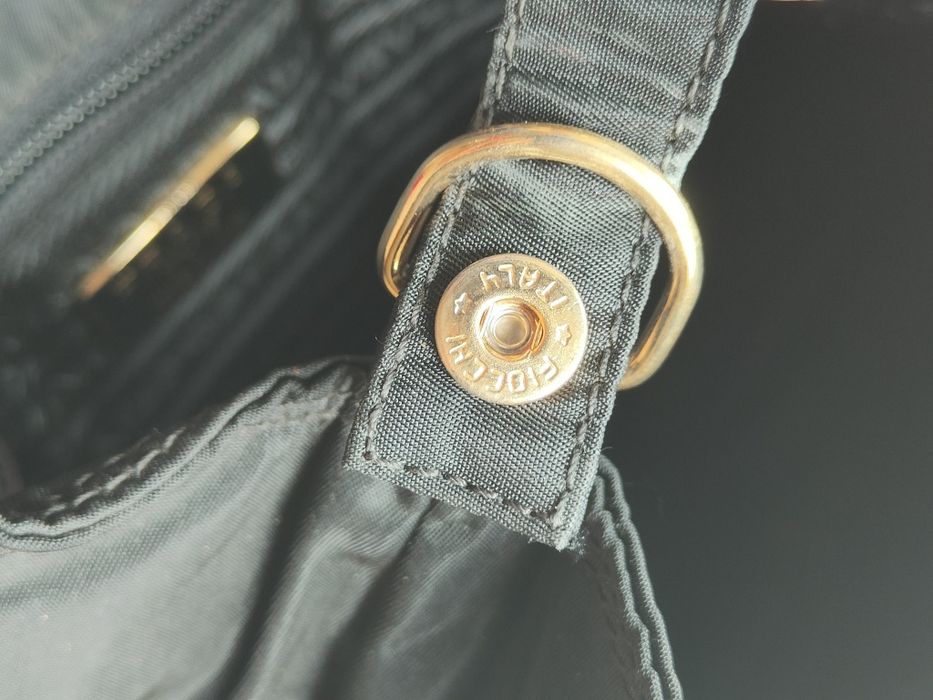 Geantă de mână Prada Bucket Bag originală rară