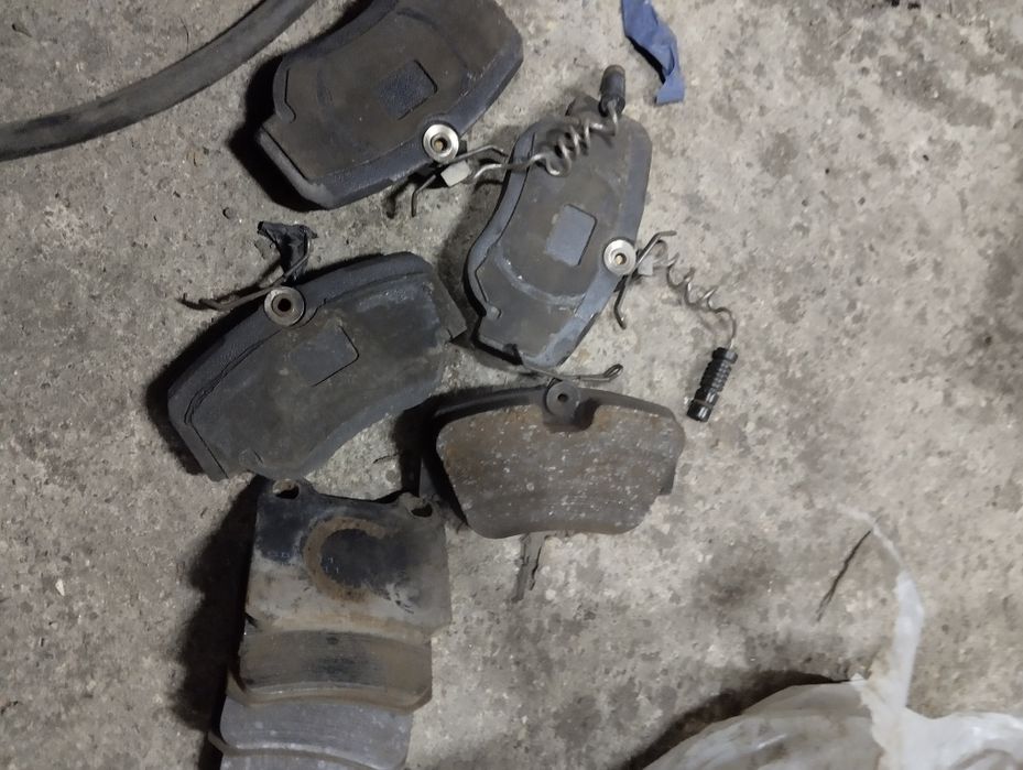 Колодки бэу на Мерседес 190