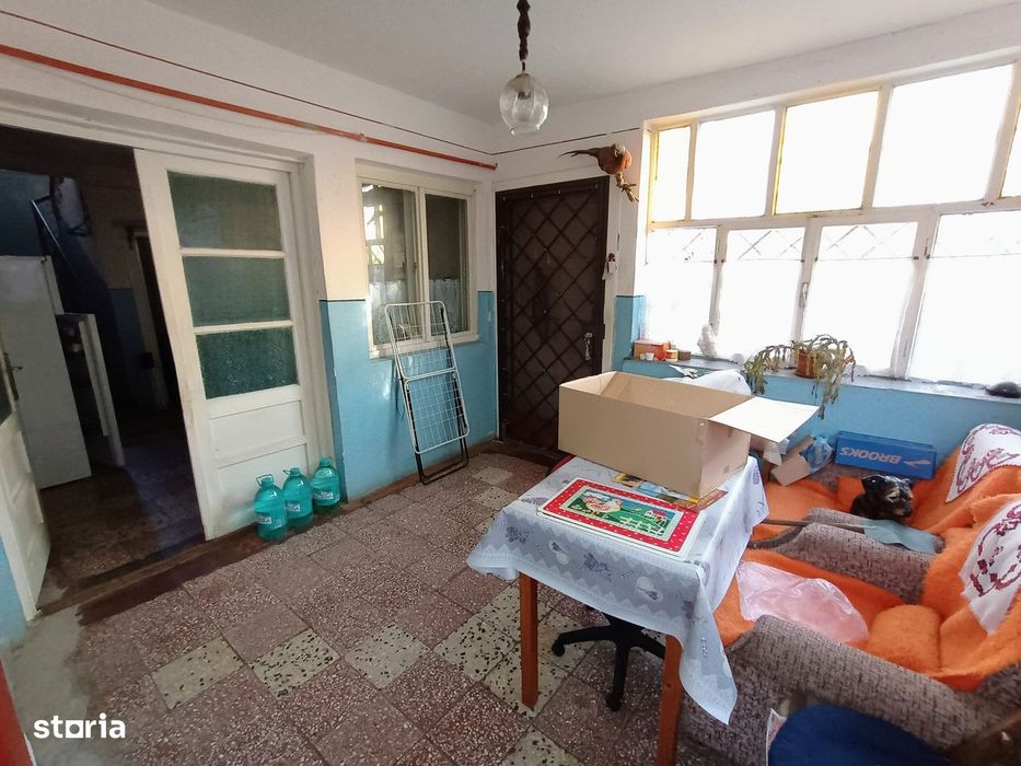 Casa generoasa cu 4 camere / str. Pomilor