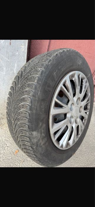 Set roti iarna 195/65/15  Anvelope Michelin si jante KIA ceed