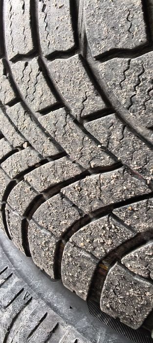 Зимни гуми с джанти 17" Bridgestone