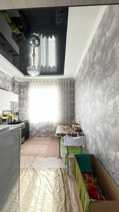 2 хоналик квартира 2 кават кирпичный дом, 6 микр, чинар малл