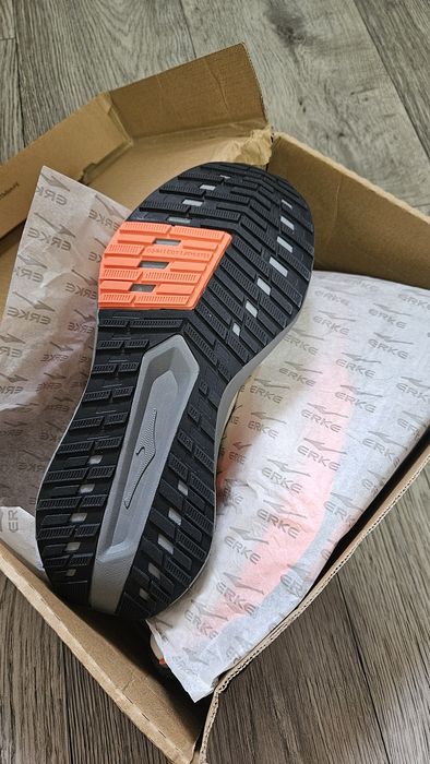 Продам беговые ERKE