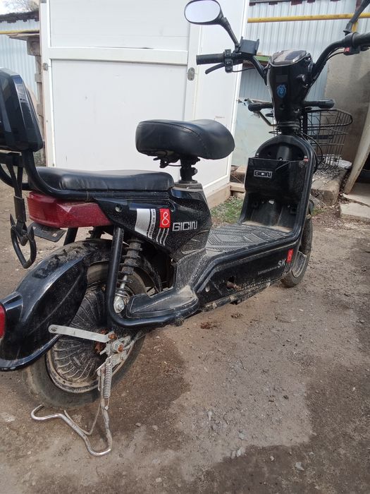 Ск8 скутор продам