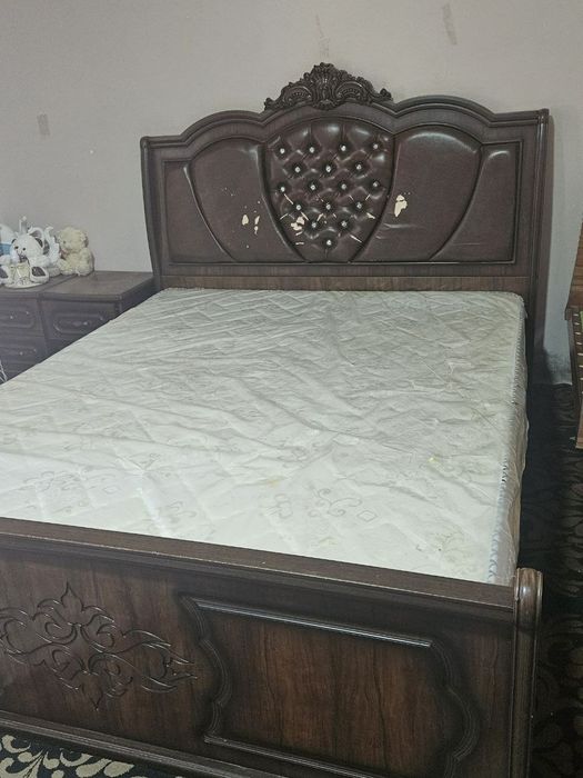 Двухспальная кровать