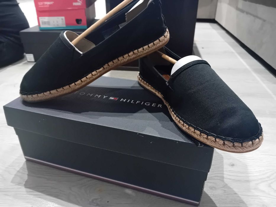 Tommy Hilfiger-нови