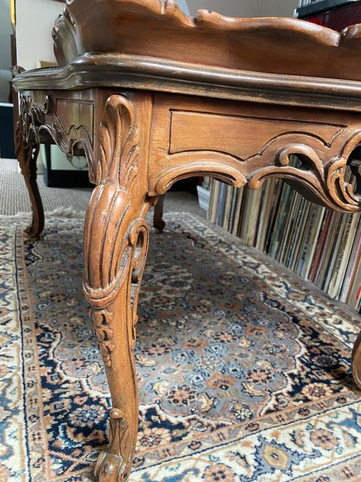 Masa cafea stil Louis XV sculptata manual