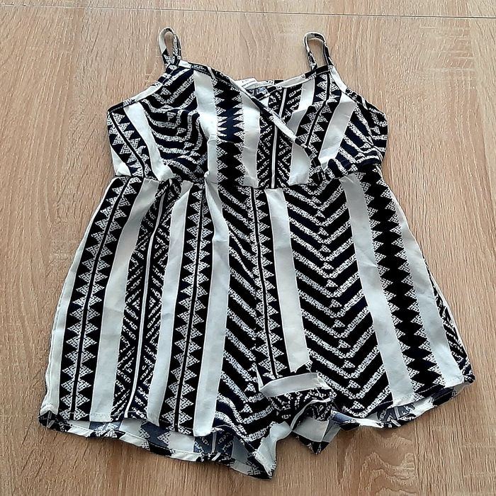 Нов вълнен пуловери Като нови -гащеризони и панталонки за2-3годинки3