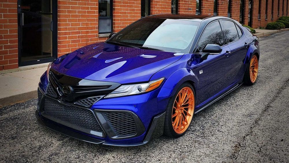 Toyota Camry. Поздравление