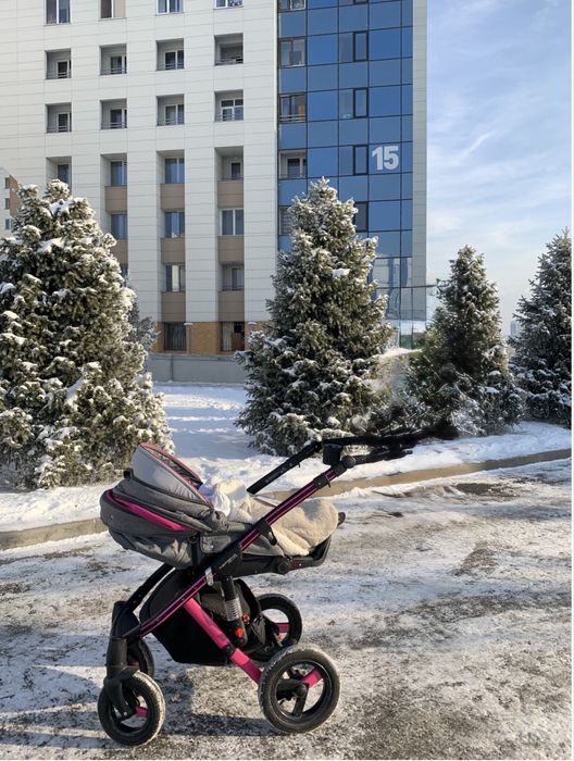 Продам коляску Adamex