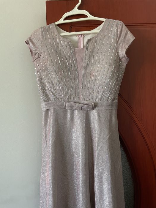 платье на выход, нарядное, красивое, 1 раз одето