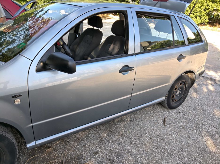 Шкода Фабия комби 1.4 бензин 2001