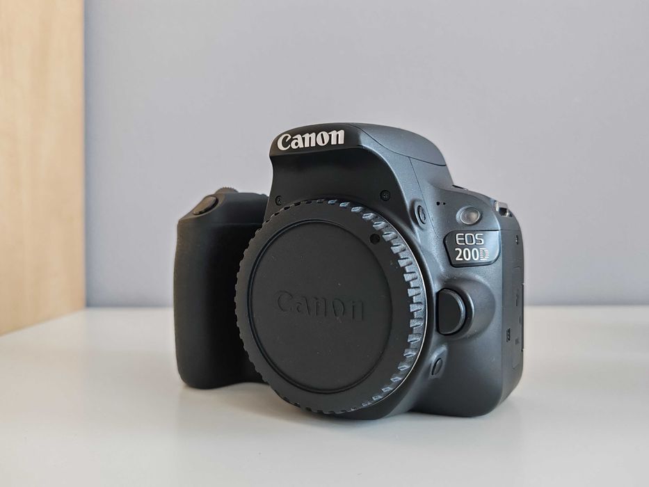 Kit Canon EOS 200D • EF 50mm f/1.8 STM • EF-S 18-55mm IS STM • EF-S 18-55 IS II