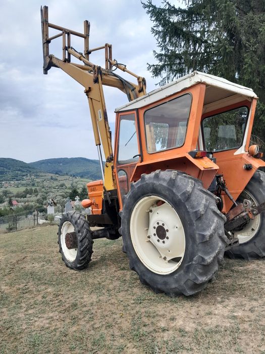 Vând tractor Fiat 640 Dtc si Incarcator frontalUtb Dt