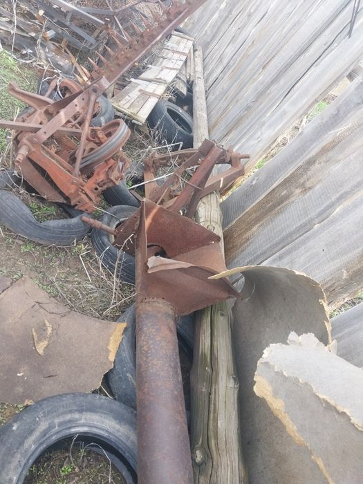 Продам т-40 .на полном бодром ходу.