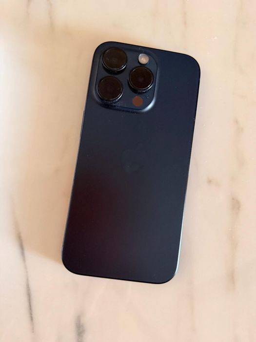 Vând iPhone 15 pro
