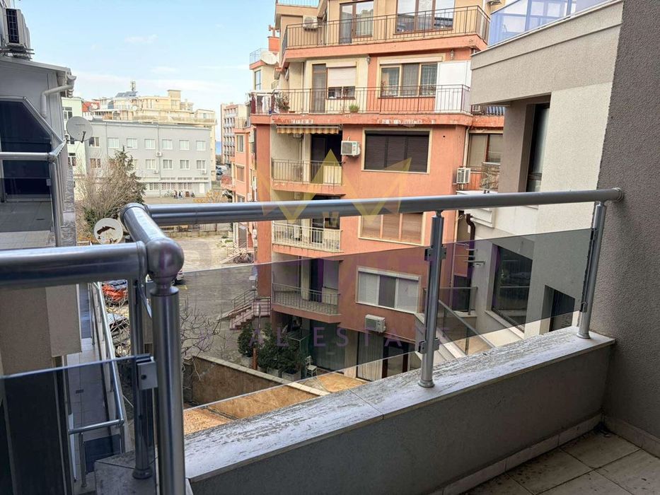 Продава се Тристаен апартамент в Поморие - 107 кв.м за 954 €/кв.м - Снимка #9