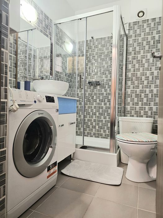 Închiriez garsonieră Luica