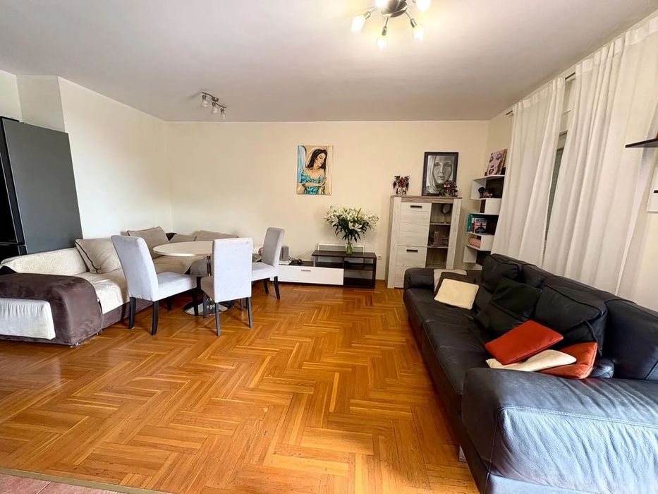 Тристаен апартамент в кв. Овча купел