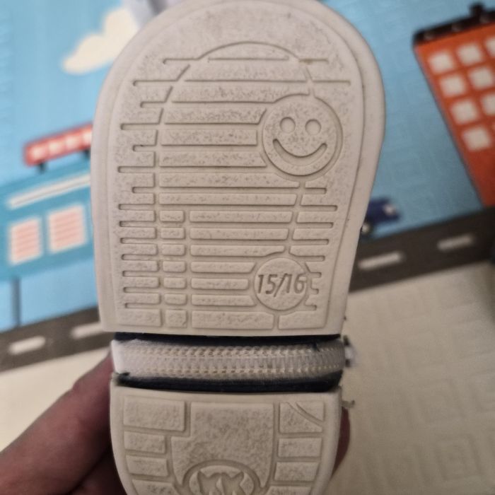 Детски обувки на Колев и Колев.