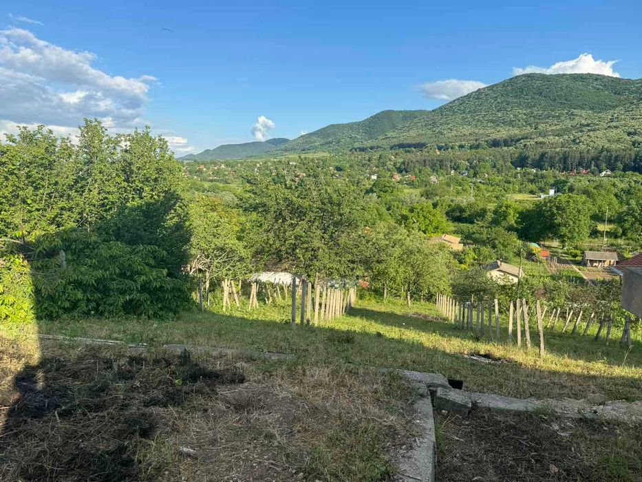 Триетажна вила, 80кв.м, местност Драката